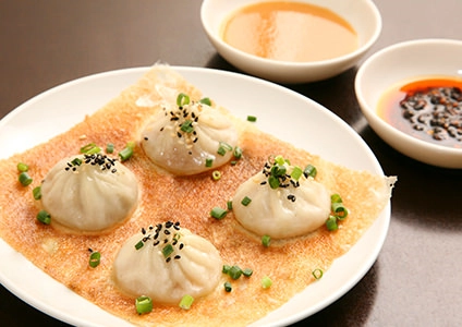 羽根つき焼小籠包