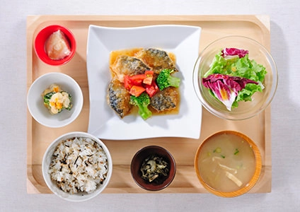 とろサバの唐揚げ トマト油淋鶏ソース定食